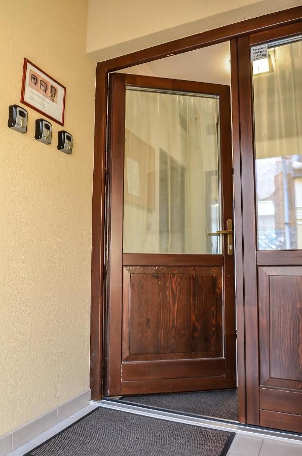 For You Apartmanok Эгер Экстерьер фото